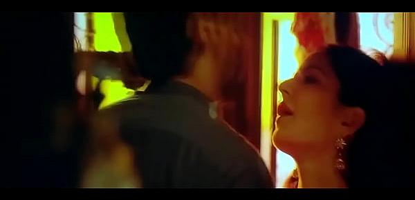  Katrina Kaif Hot Kiss scene Downloadhub.Net